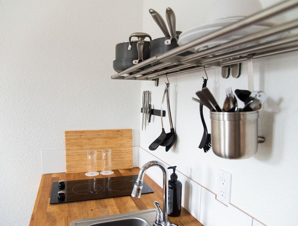 The Nightingale Motel Queen Kitchenette 5