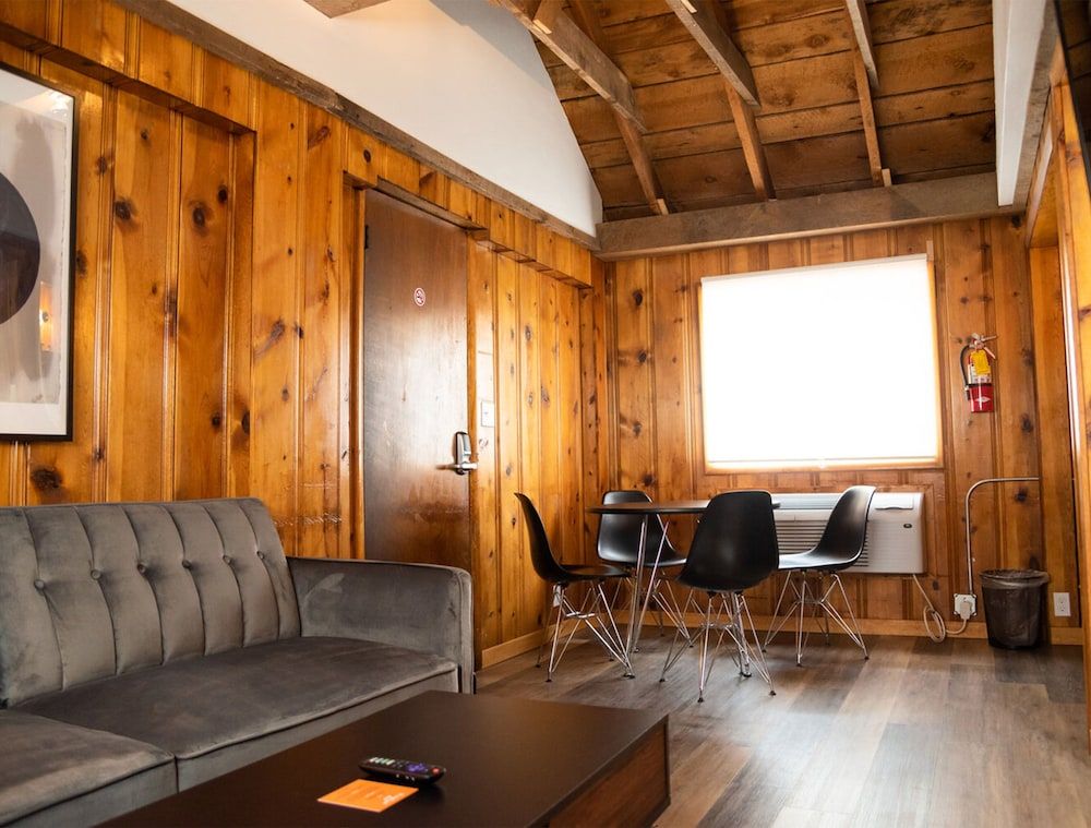 The Nightingale Motel The Cabin Suite 6