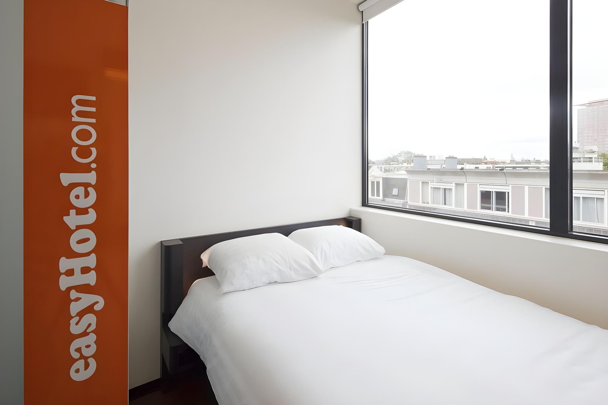 undefined easyHotel Amsterdam City Centre South 10