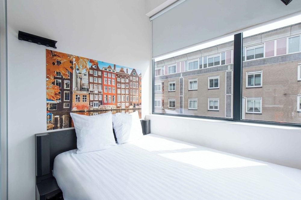 undefined easyHotel Amsterdam City Centre South