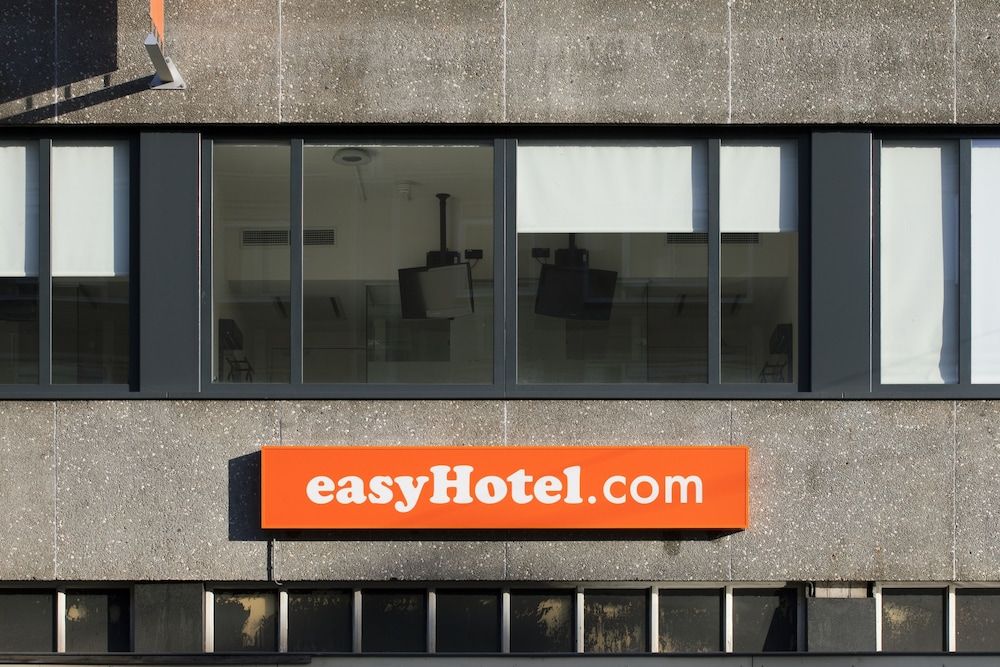 undefined easyHotel Amsterdam City Centre South 4