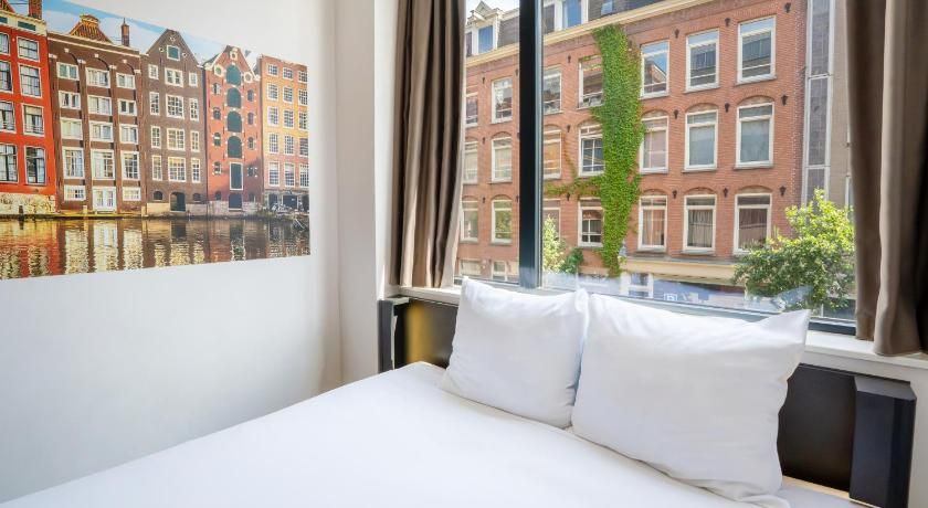 undefined easyHotel Amsterdam City Centre South 6