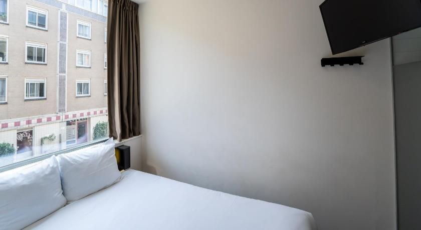undefined easyHotel Amsterdam City Centre South 8