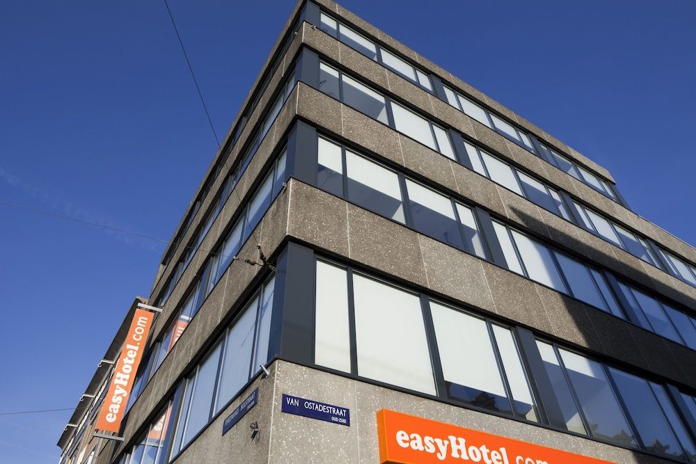 undefined easyHotel Amsterdam City Centre South 3