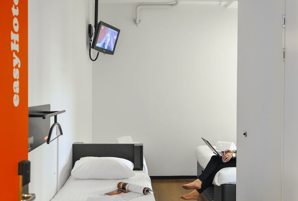 undefined easyHotel Amsterdam City Centre South 5