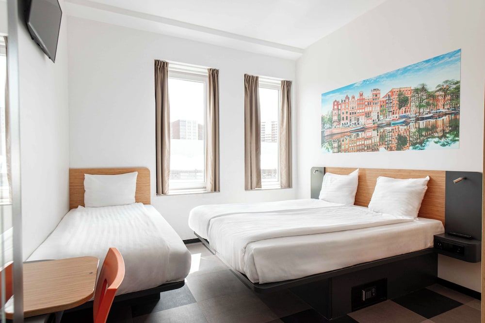 easyHotel Amsterdam City Centre South