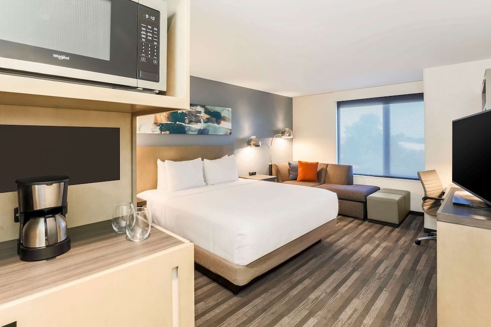 Hyatt House Davis Room, 1 King Bed (Den)