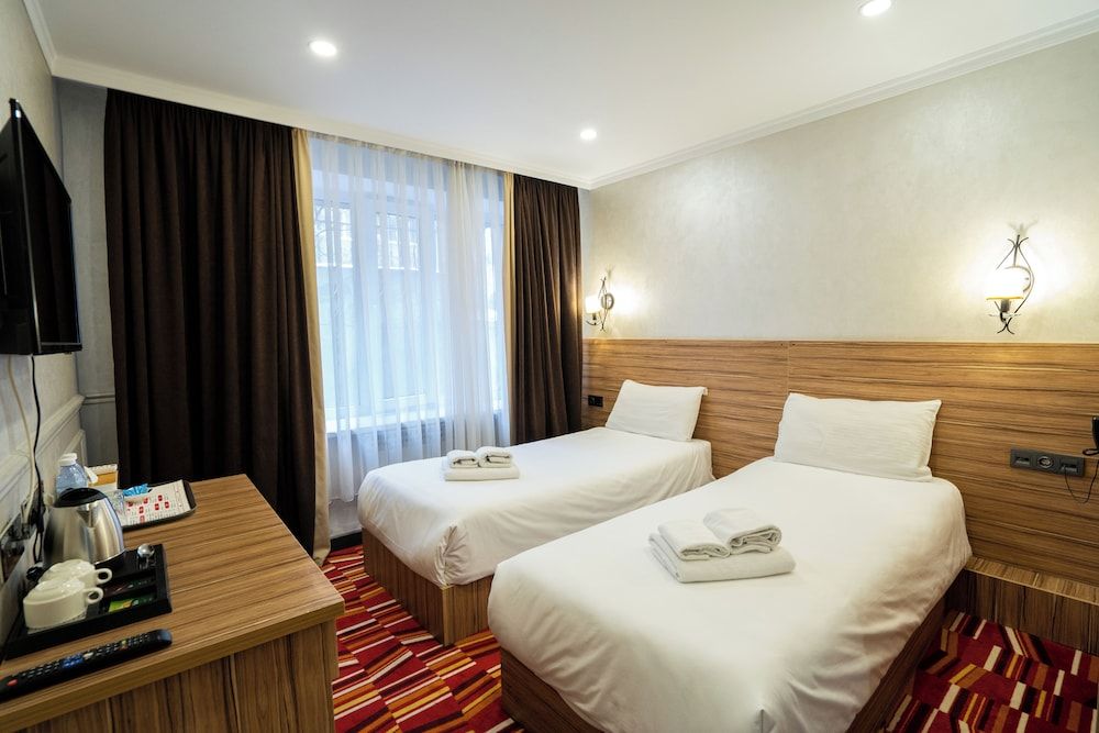 undefined Mildom City Hotel 4