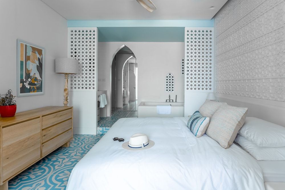 Deluxe Duplex Suite, King and 2 Twin, 2 Bedroom, City View, Balcony