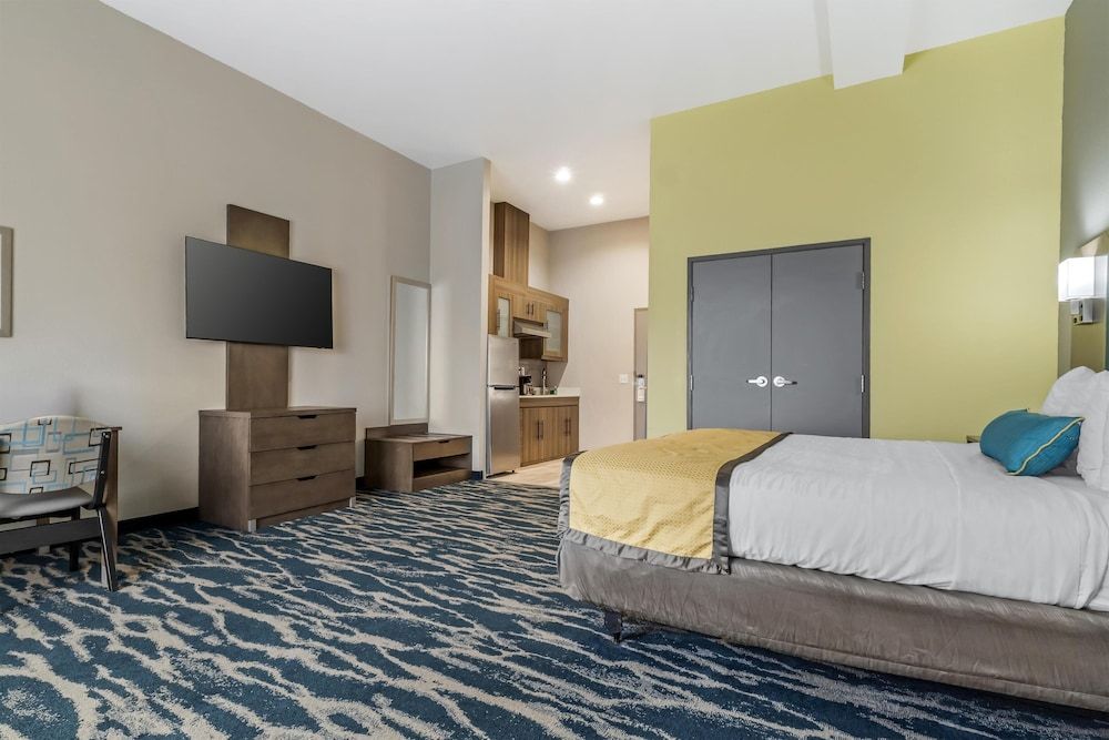 Executive Residency by Best Western Corpus Christi Standard Room, 1 King Bed, Accessible, Kitchenette