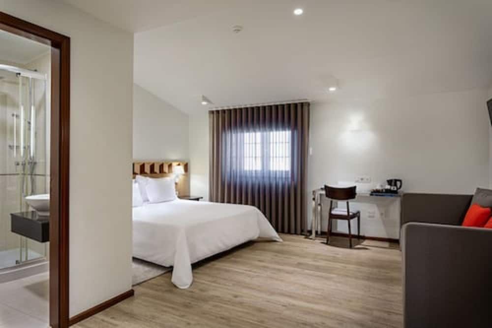 Aveiro Center Hotel
