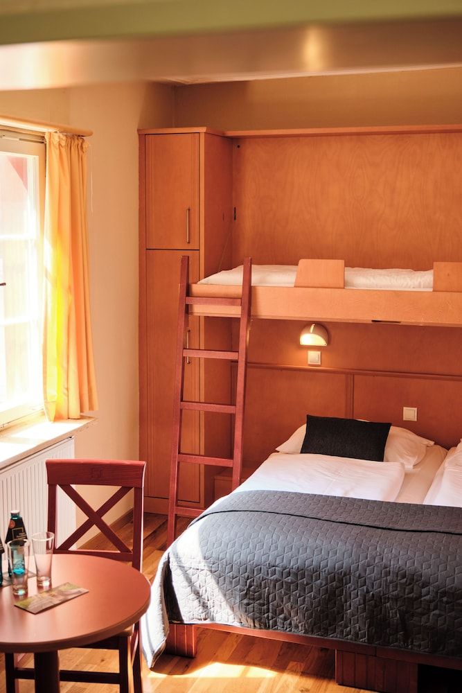 Standard Triple Room, Private Bathroom