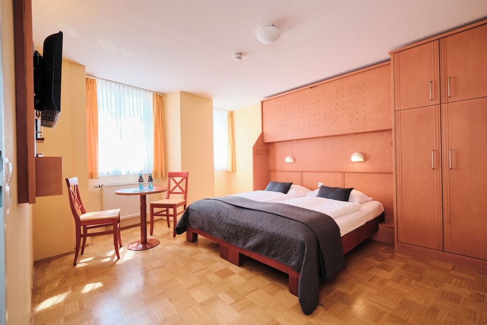 Basic Double Room