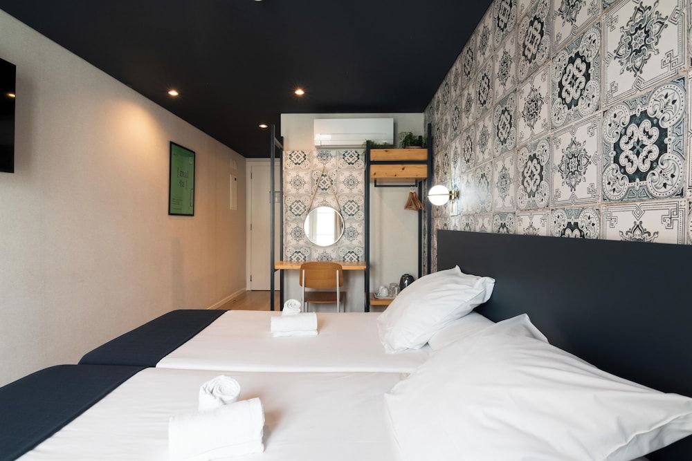 The Central House Lisbon Baixa - Hostel Twin Room 2