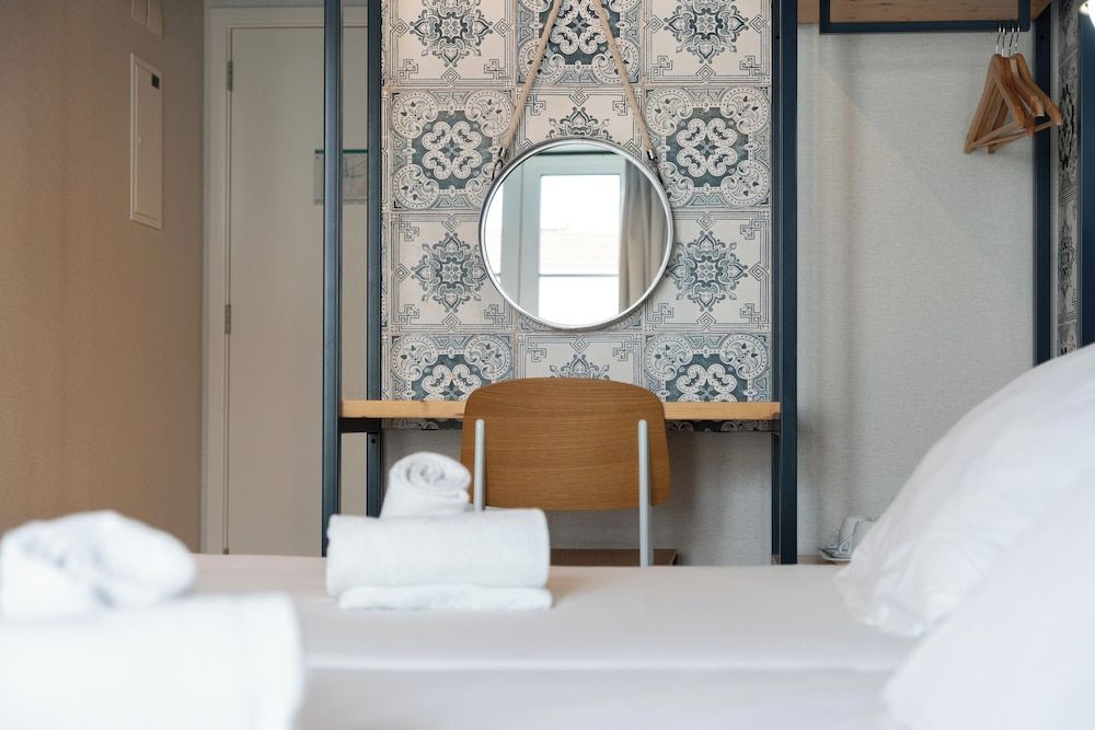 The Central House Lisbon Baixa - Hostel Superior Twin Room