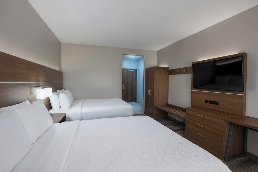 Standard Room, 2 Queen Beds, Accessible (Comm)
