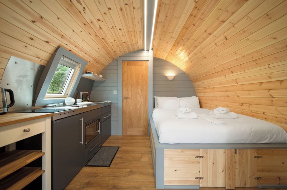 Grand Luxury Beach Pod, Double and Sofa Bed, Lake View, Patio