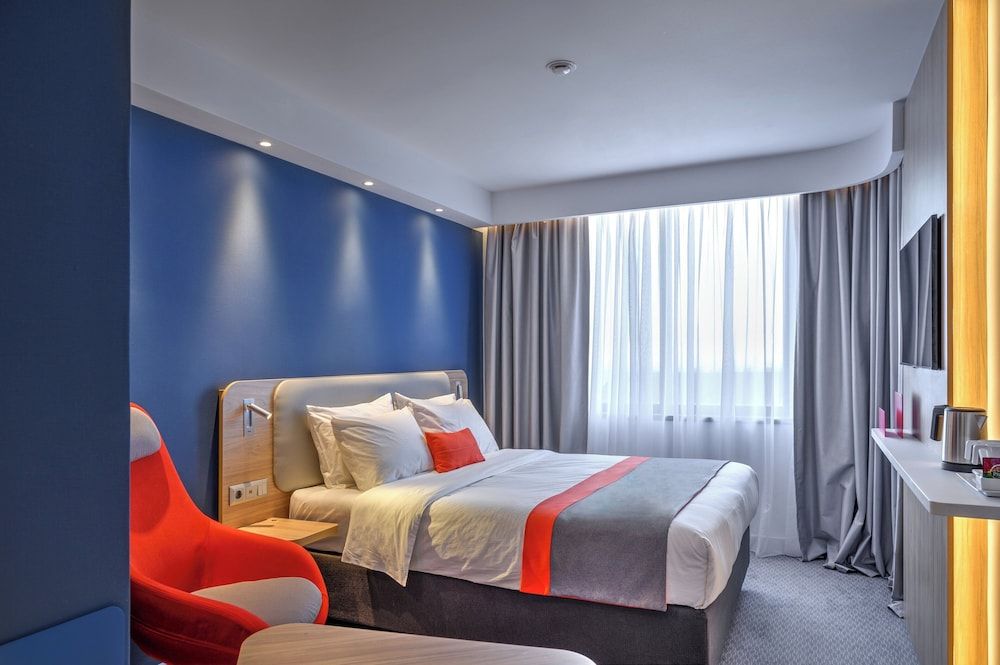 Holiday Inn Express Almaty Standard Room (Free Breakfast)
