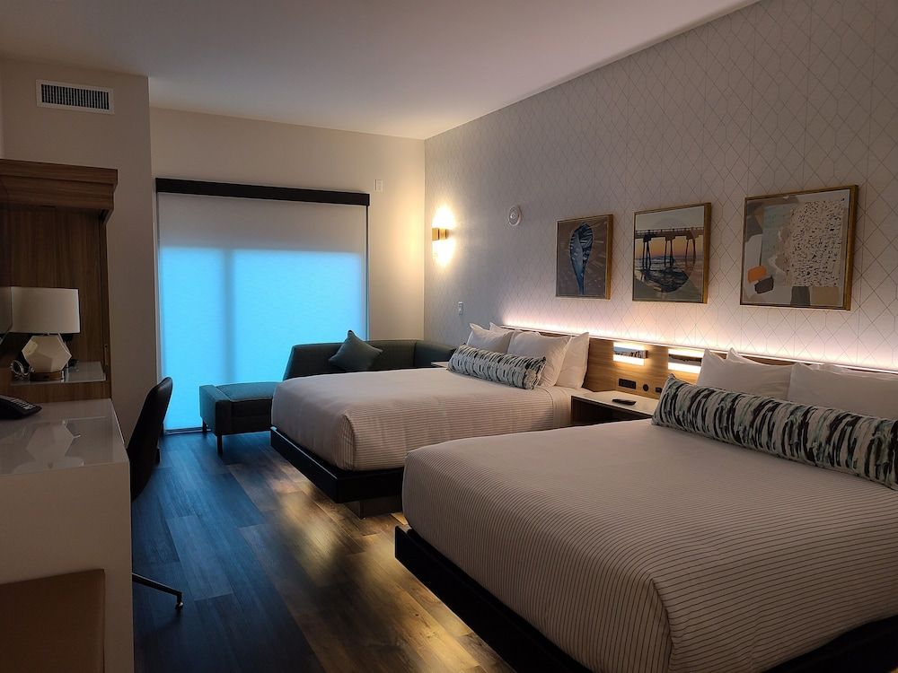 Cambria Hotel Orlando Airport Standard Room, 2 Queen Beds, Non Smoking (Shower)