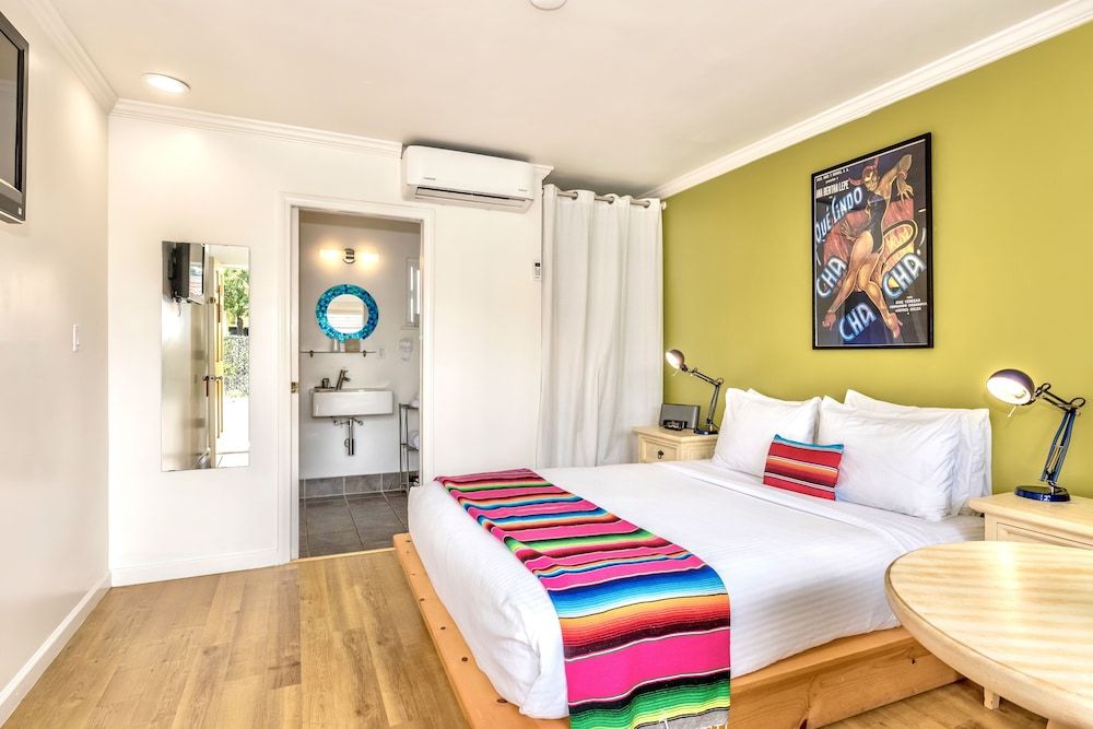 Agave Inn Deluxe Room, 1 Queen Bed 2