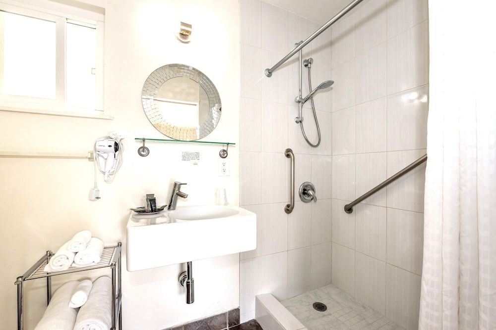 Agave Inn Deluxe Room, 1 Queen Bed 4