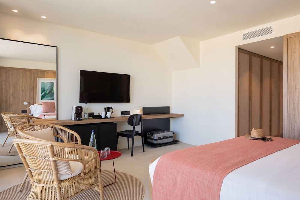 Atzavara Hotel & Spa Pool Penthouse Suite Triple Room 2