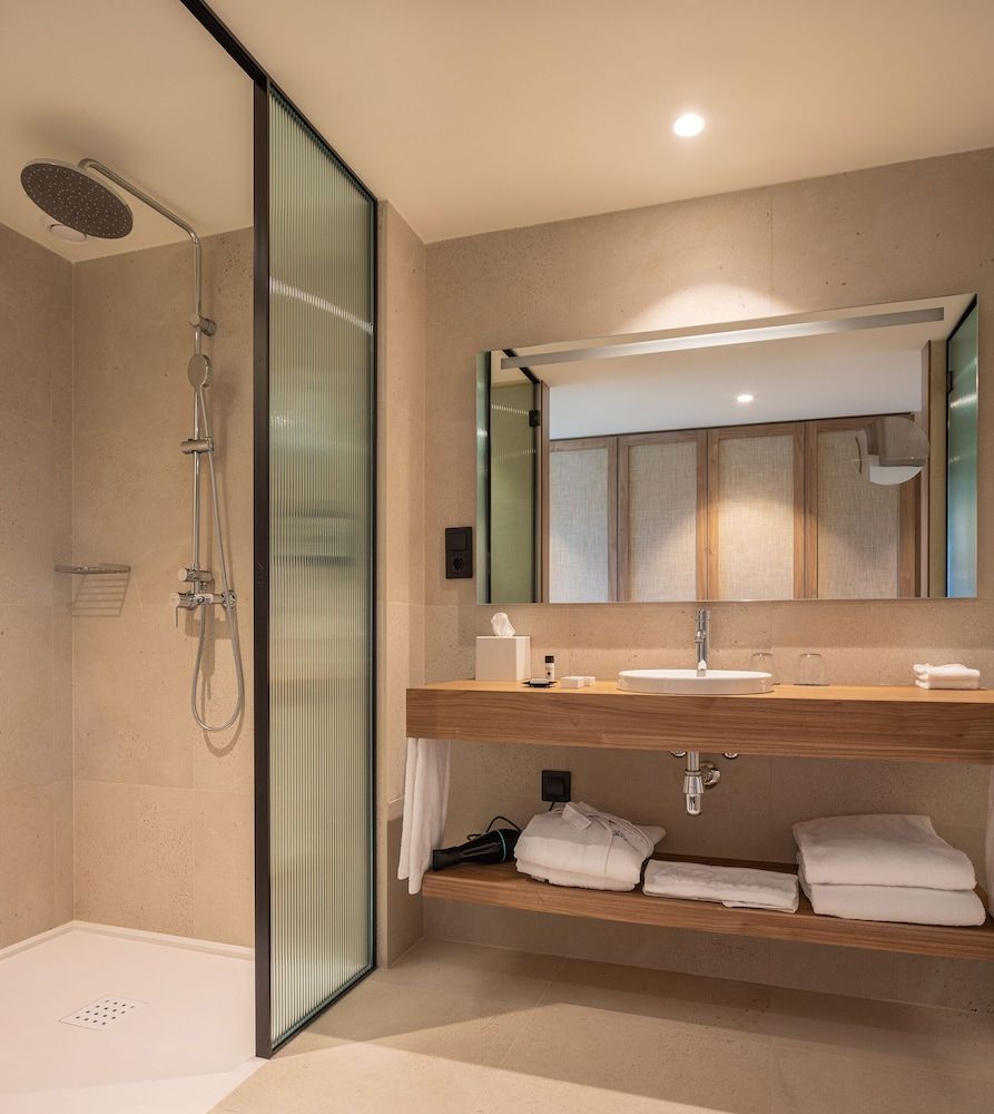 Atzavara Hotel & Spa Premium Triple Room 3