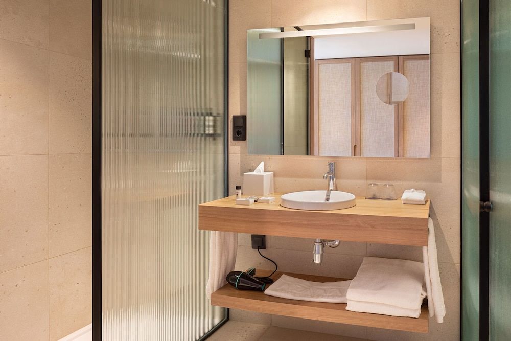 Atzavara Hotel & Spa Premium Triple Room 4