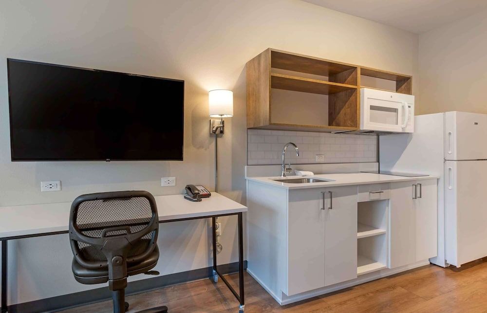 Extended Stay America Premier Suites Phoenix Chandler Downto Standard Studio, 2 Queen Beds, Non Smoking, Refrigerator (Microwave) 6