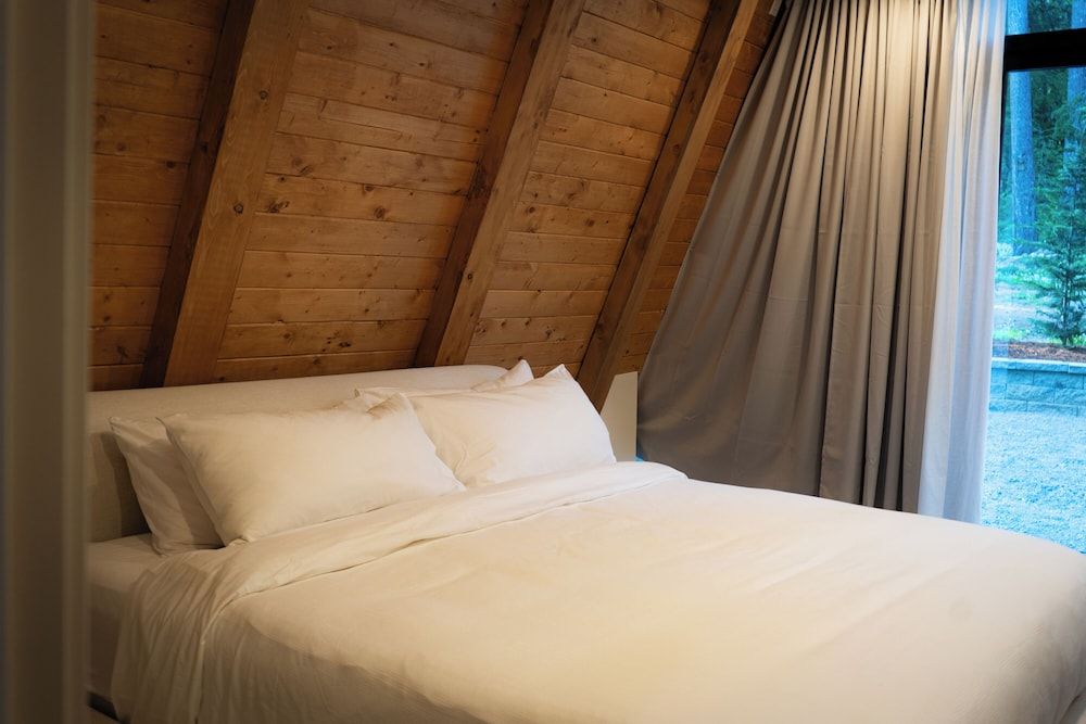 Paradise Village Hotel Premium Cabin 3