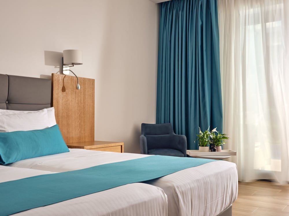 Junior Suite, Pool Access