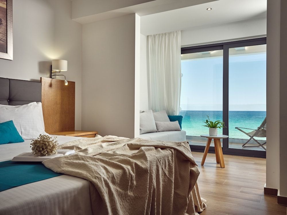 Seaside Suite with Panoramic Sea View