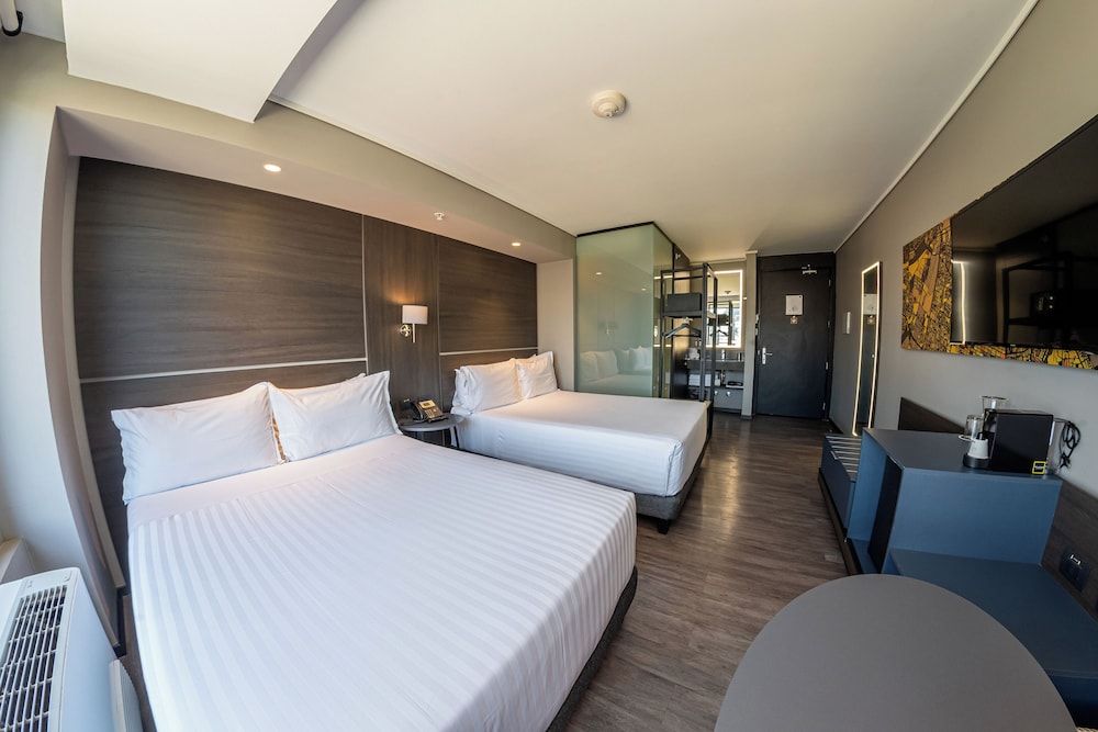 Ola Santiago Providencia, Tapestry Collection by Hilton Room, 2 Double Beds 3