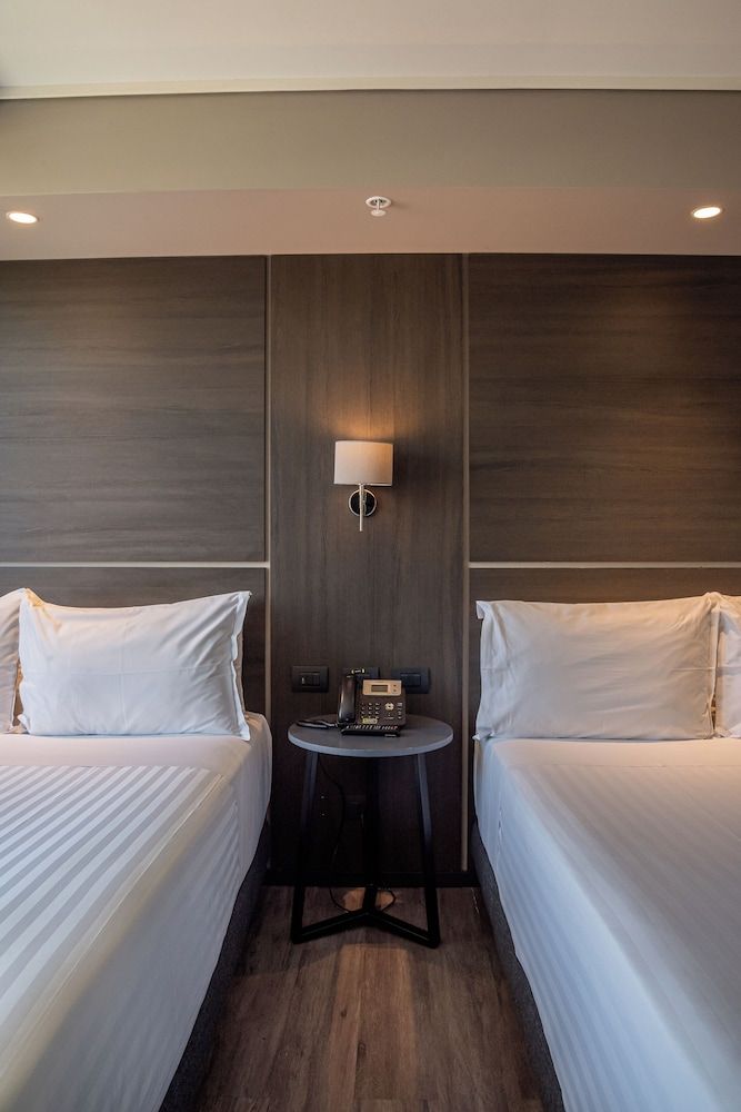 Ola Santiago Providencia, Tapestry Collection by Hilton Room, 2 Double Beds 7