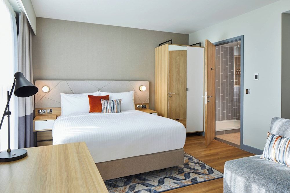 Residence Inn Slough Studio, 1 Queen Bed 4