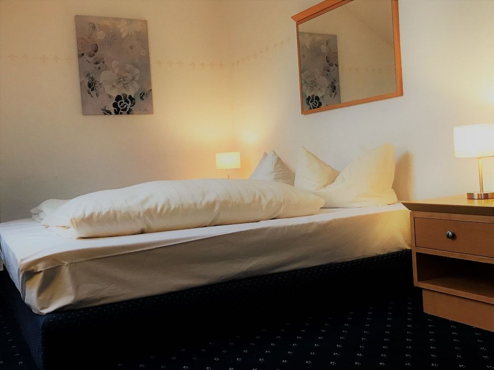 Senator Hotel Basic Double Room