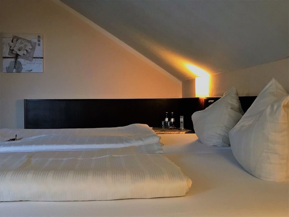 Senator Hotel Basic Double Room 3