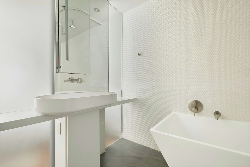 The Slate Hotel Downtown, Sonder by Marriott Bonvoy Room, 1 Queen Bed 6