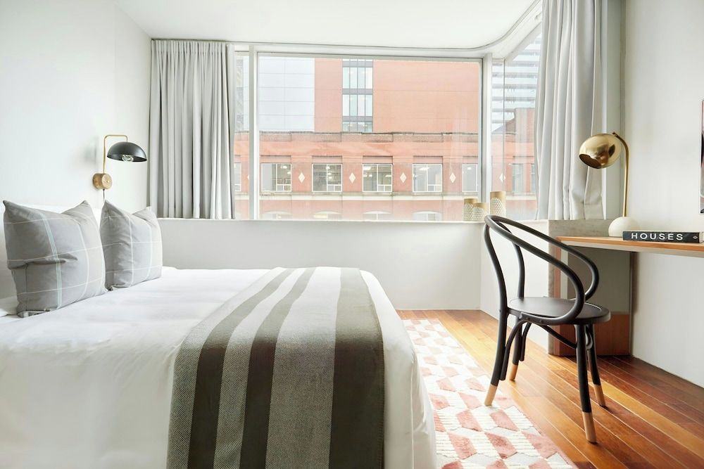 The Slate Hotel Downtown, Sonder by Marriott Bonvoy Room, 1 Queen Bed 2