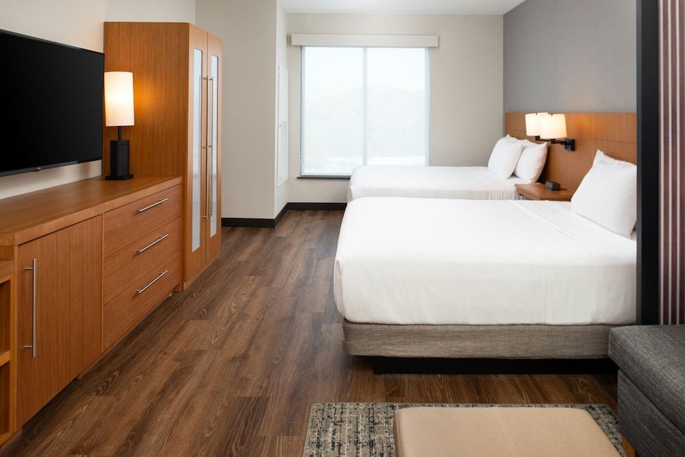 Room, Accessible, Bathtub (2 Queen Beds with Sofa bed)