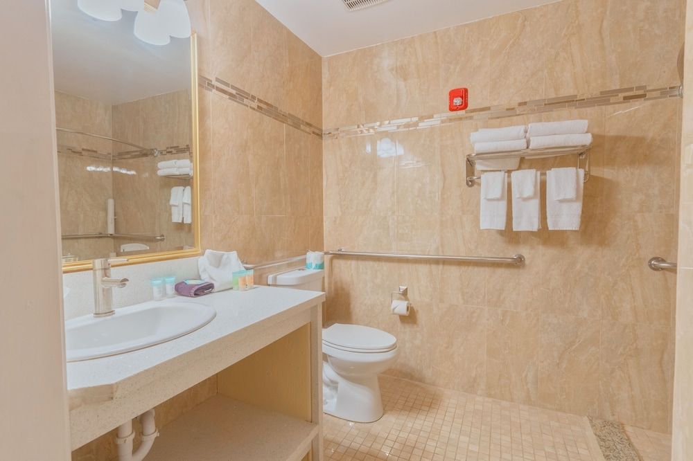 The Monarch Inn Accessible Double Queen Room 11