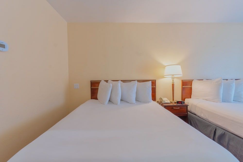 The Monarch Inn Accessible Double Queen Room 6