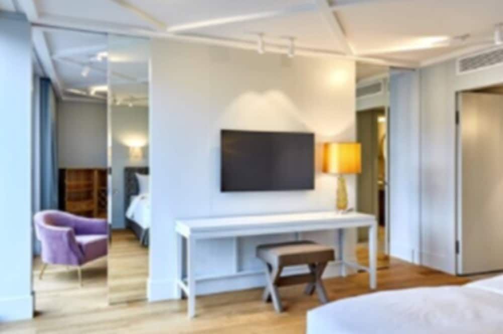 undefined Augustin Hotel 4