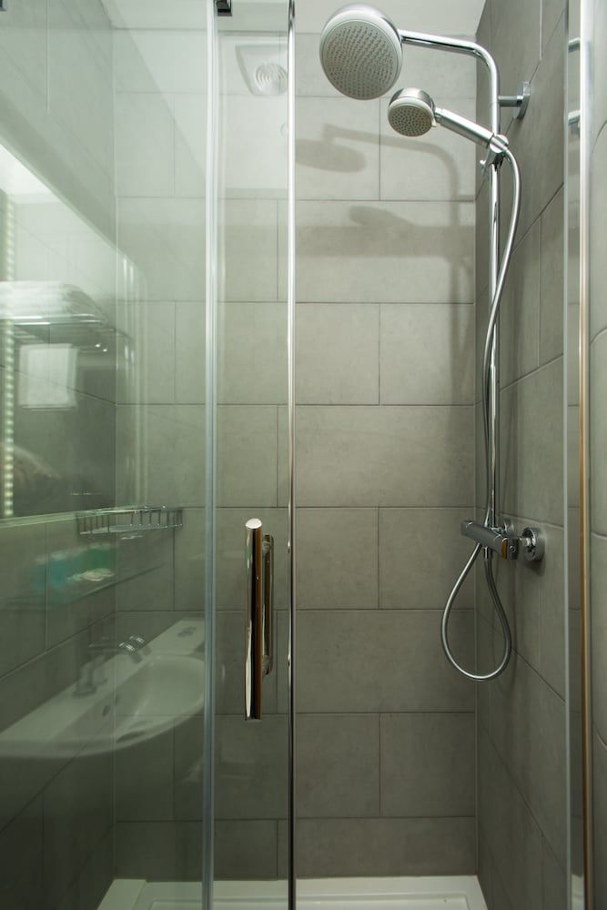 Caring Hotel Double Room, Ensuite 24