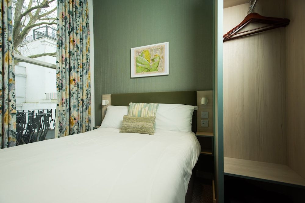 Caring Hotel Double Room, Ensuite 13