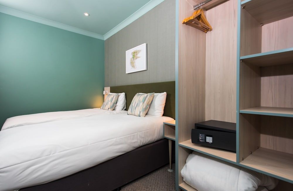 Caring Hotel Double Room, Ensuite 15