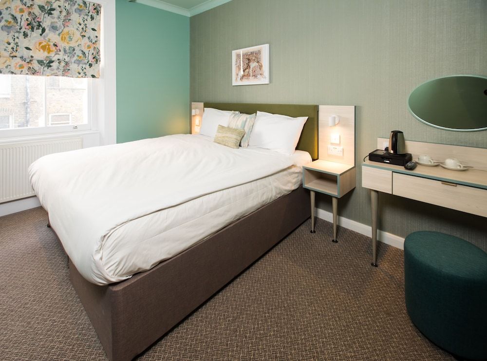 Caring Hotel Double Room, Ensuite 3