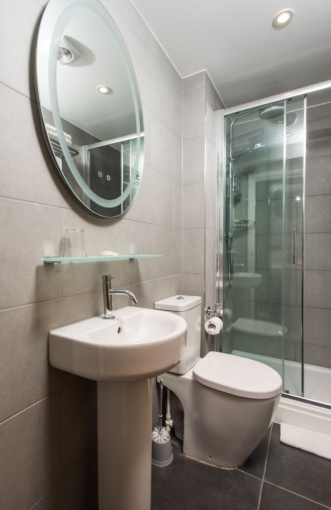 Caring Hotel Double Room, Ensuite 30