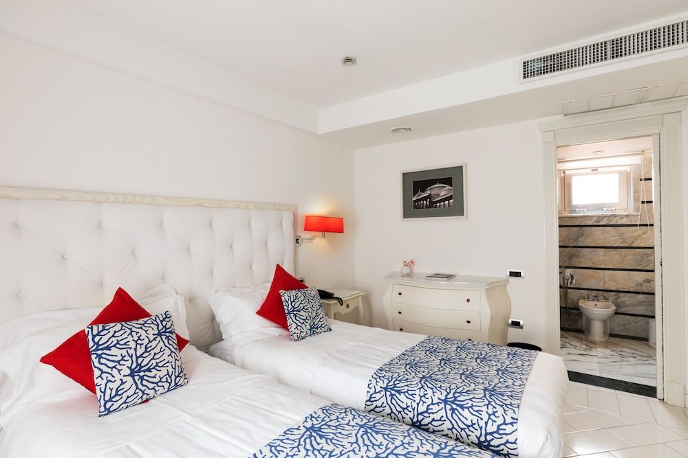 La Ciliegina Lifestyle Hotel Deluxe Double Room 8