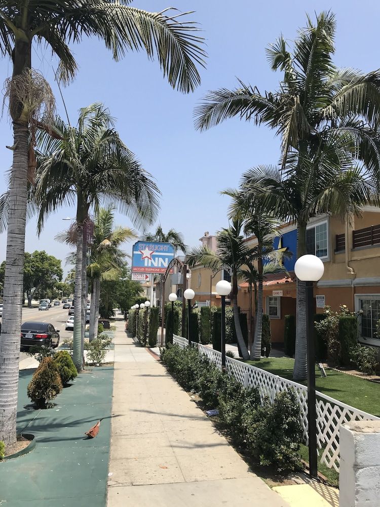 undefined Starlight Inn La Brea 8